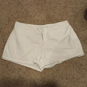 Abercrombie & Fitch size 6 white shorts